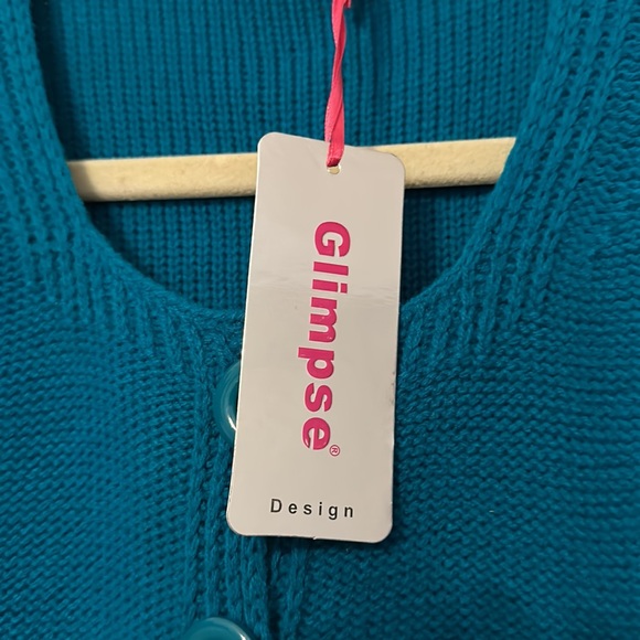 Women’s Knitted Cardigan With Beautiful Detail - Picture 3 of 10